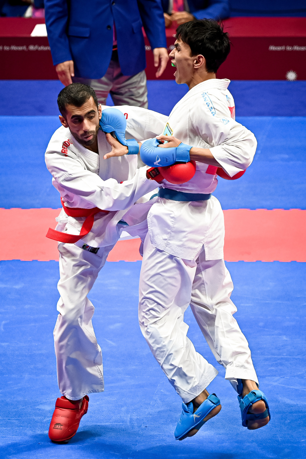 关于科威特男子举重选手力挫群雄，豪取金牌的信息