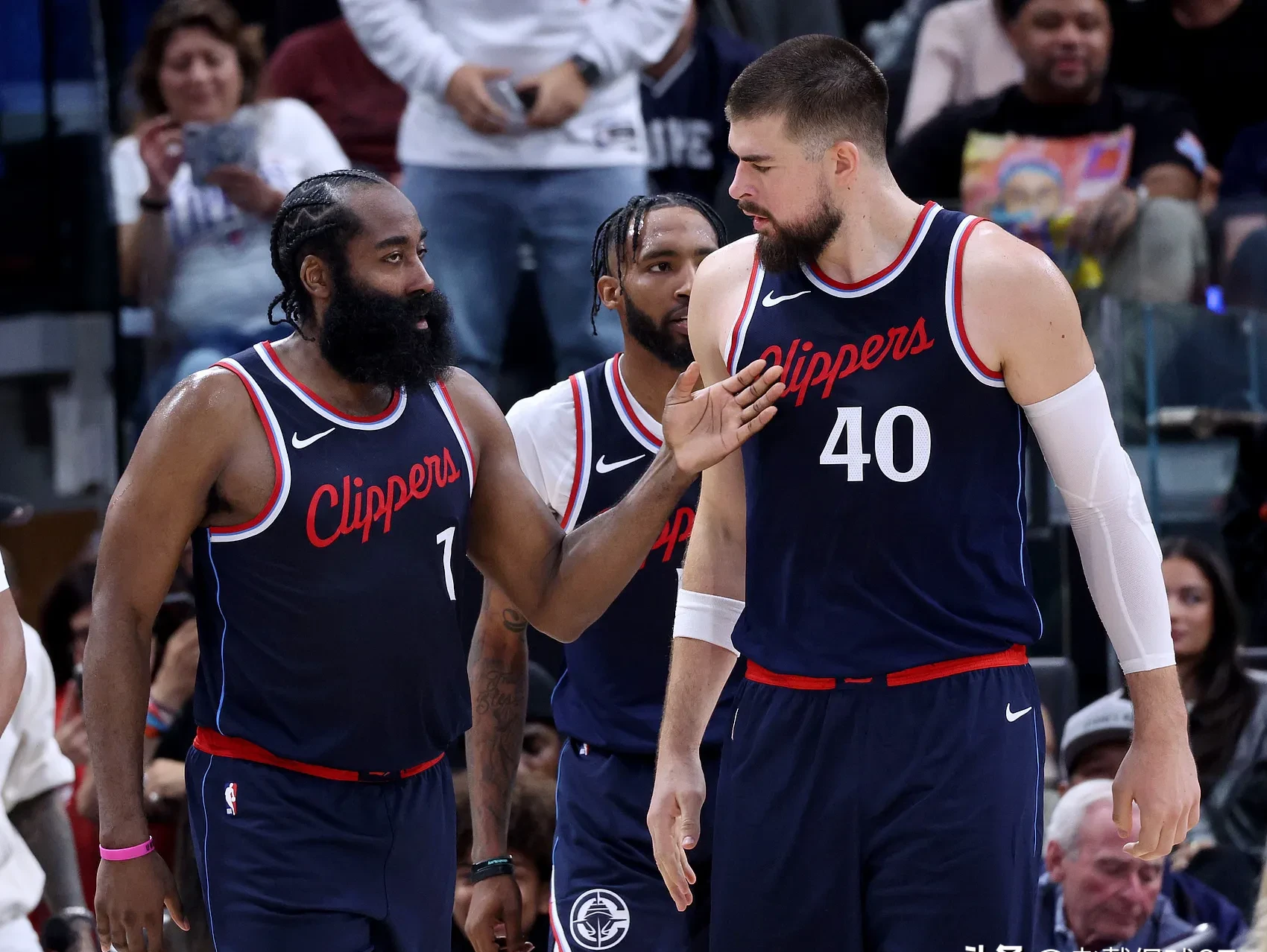 Ming连续十场比赛得分超过重要助攻，快船不断突破！的简单介绍